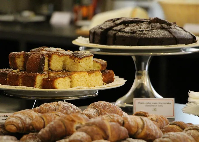 Отель Executive 4*