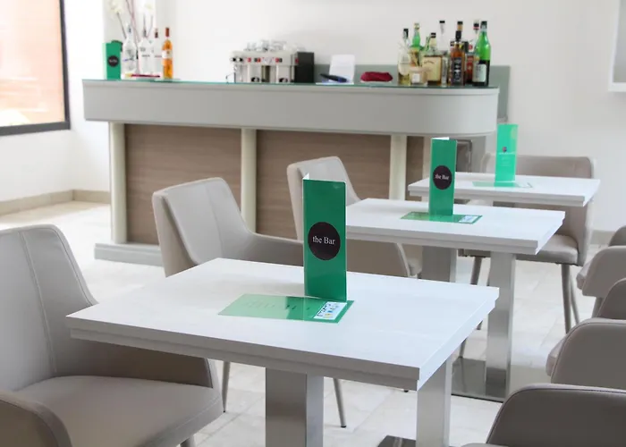 Отель Executive