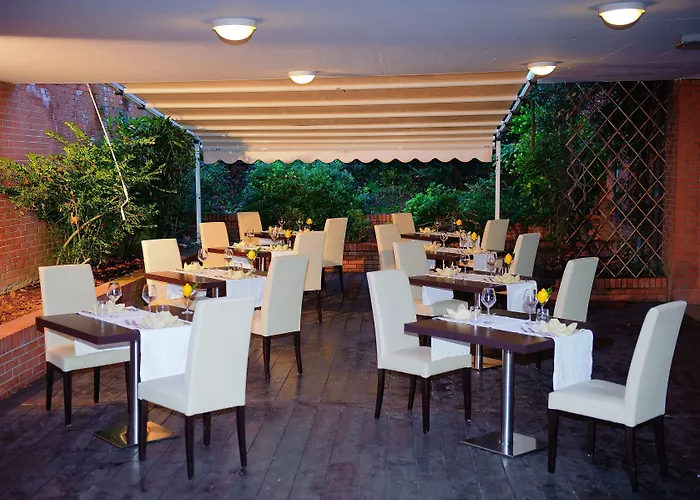 Отель Executive 4*