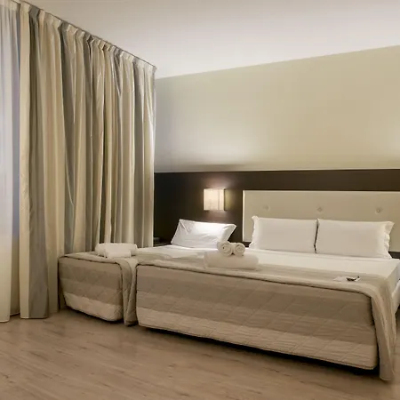 فندق Executive 4*